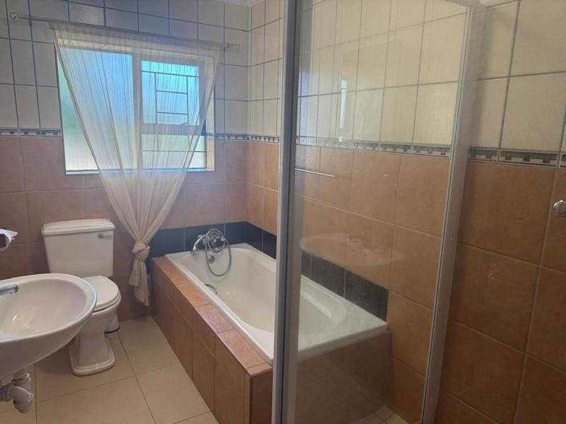 4 Bedroom Property for Sale in Reebok Western Cape